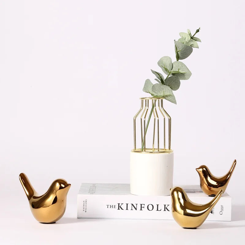 Estatuetas Decorativas de Pássaros – Cerâmica com Acabamento Dourado ou Prata